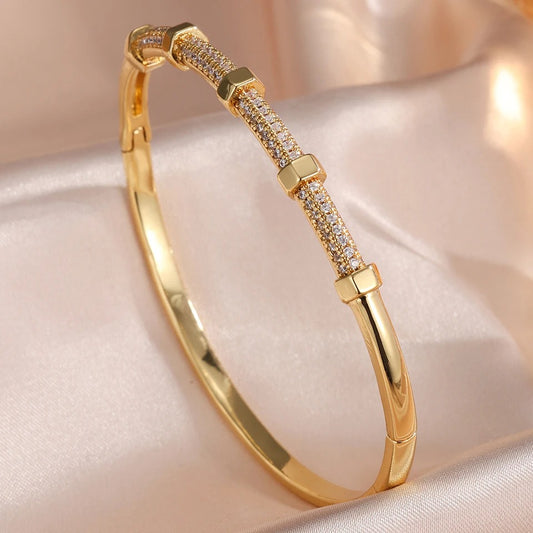 ANNA Screw Nail CZ Bangle
