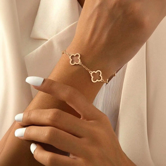 SOLENE Lucky French Hollow Clover