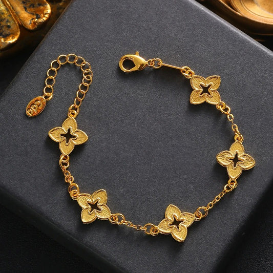 AMARISSE Golden 4 Leaf Clover Bracelet