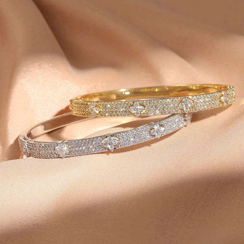 THALORA Iced Flower Bracelet
