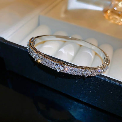 THALORA Iced Flower Bracelet