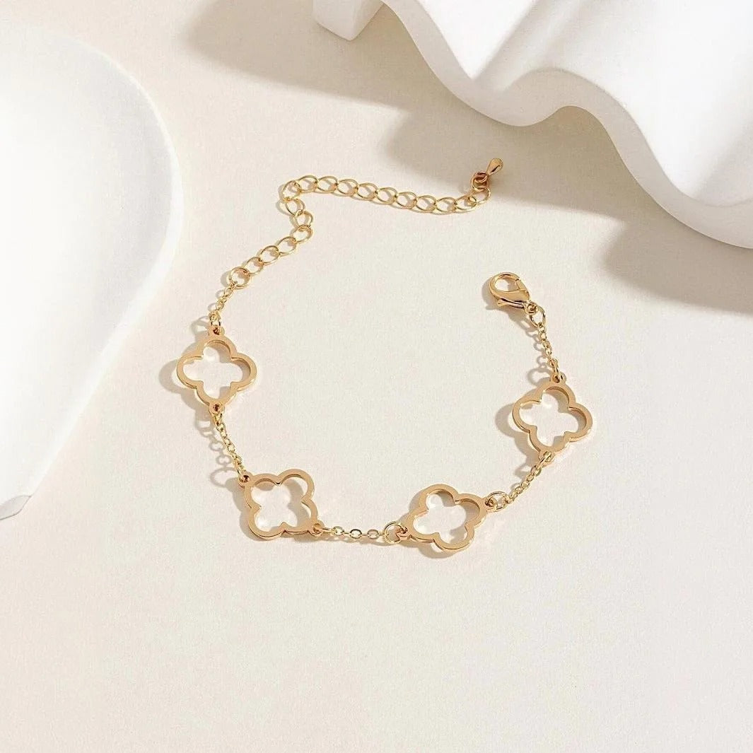 SOLENE Lucky French Hollow Clover