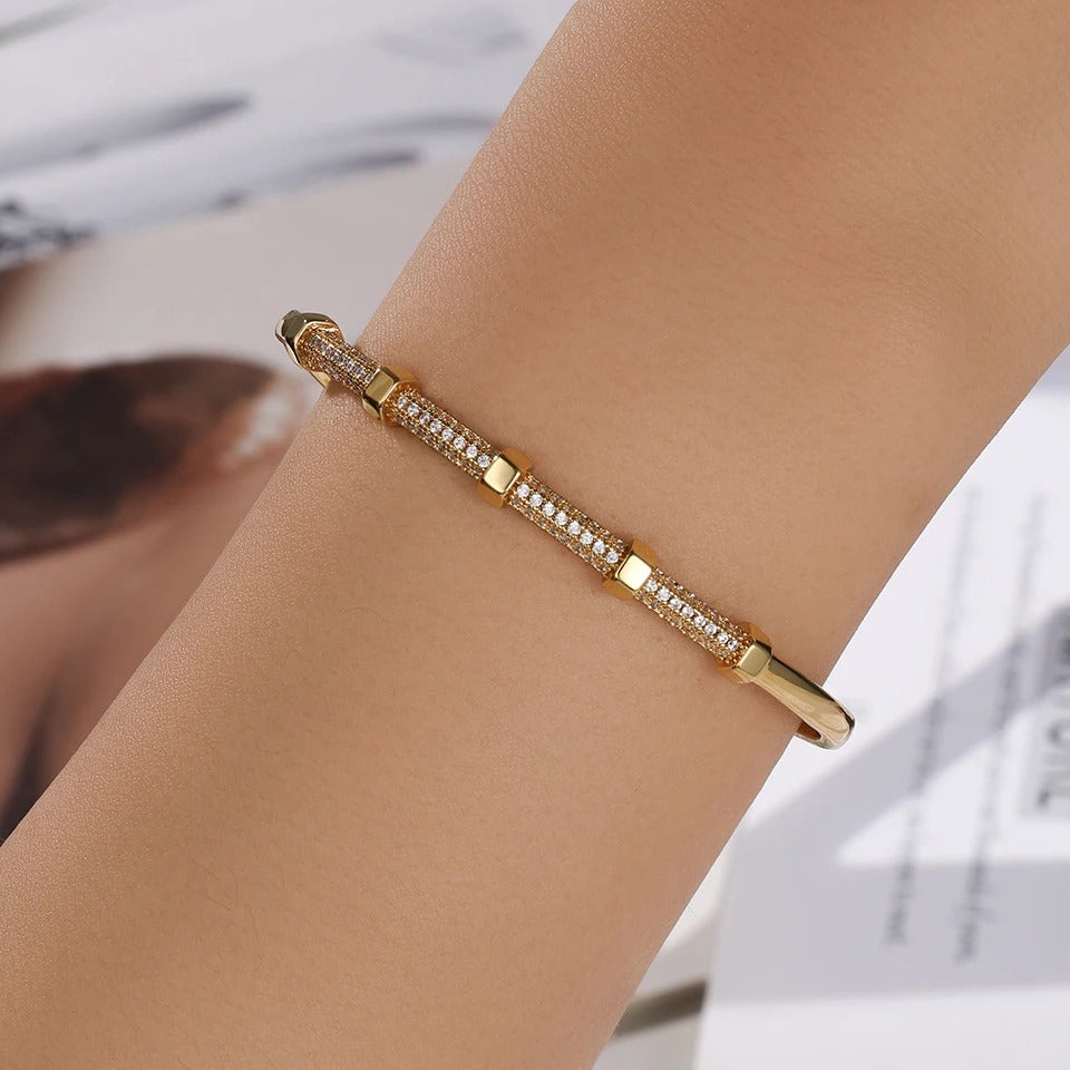 ANNA Screw Nail CZ Bangle