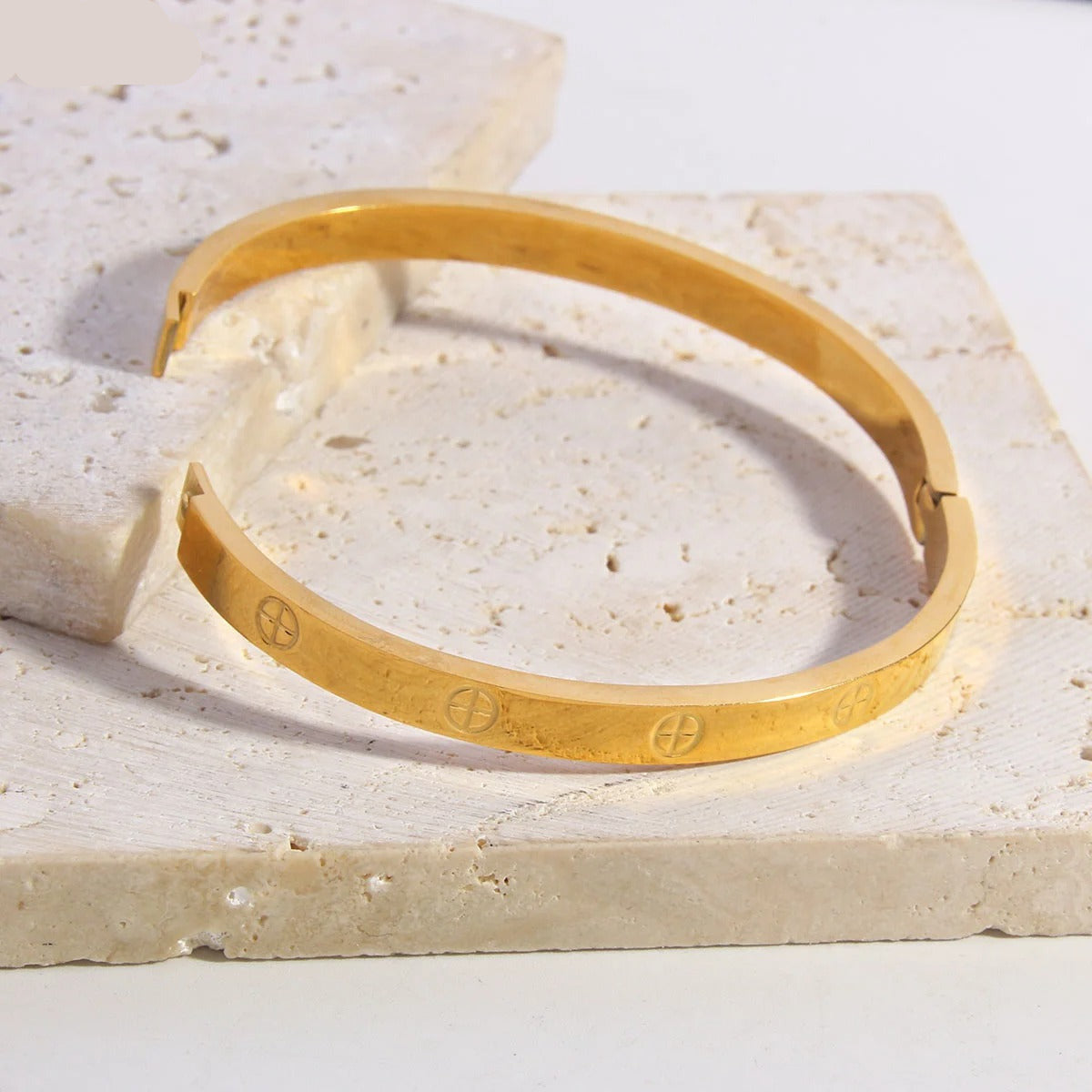 LIORA Flat Gold Bangle