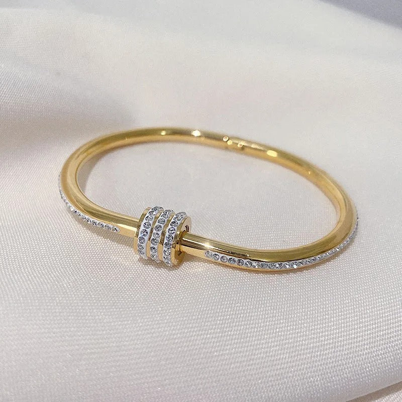 NIXIA Iced Buckle Bangle